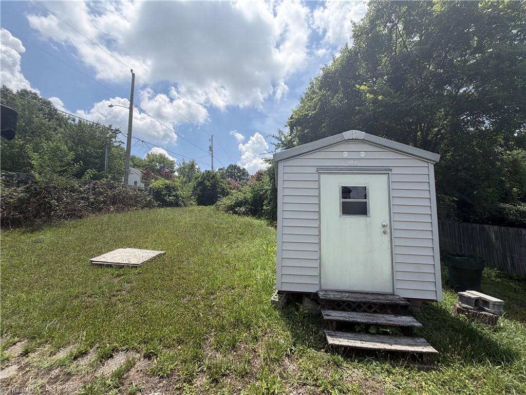 324 E Mcculloch Street Property Photo 15