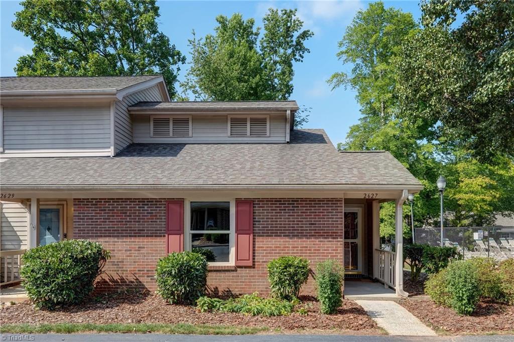 2627 Cottage Place Property Photo 1