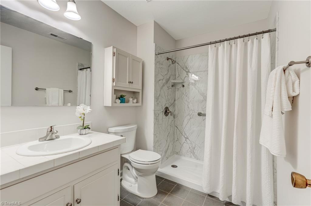 2627 Cottage Place Property Photo 11
