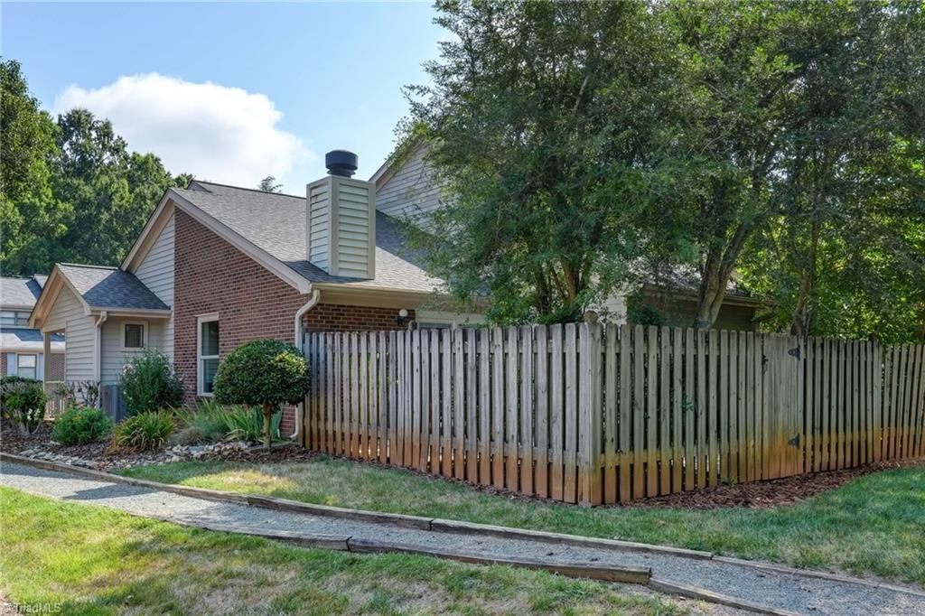 2627 Cottage Place Property Photo 20