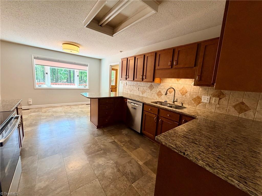 6907 Ridge Haven Road Property Photo 12