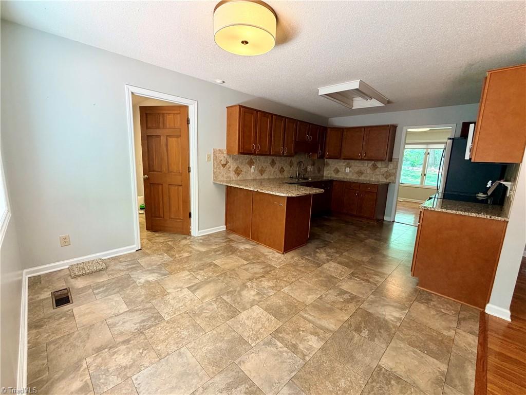 6907 Ridge Haven Road Property Photo 13