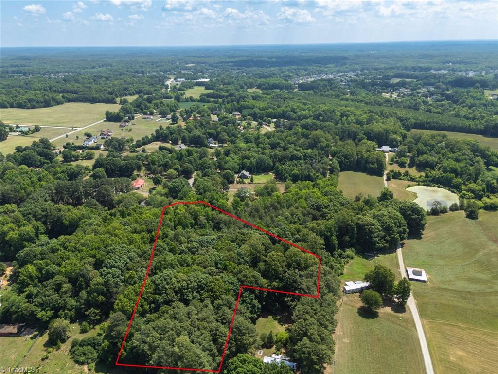 7701 Whipple Trail Property Photo 5
