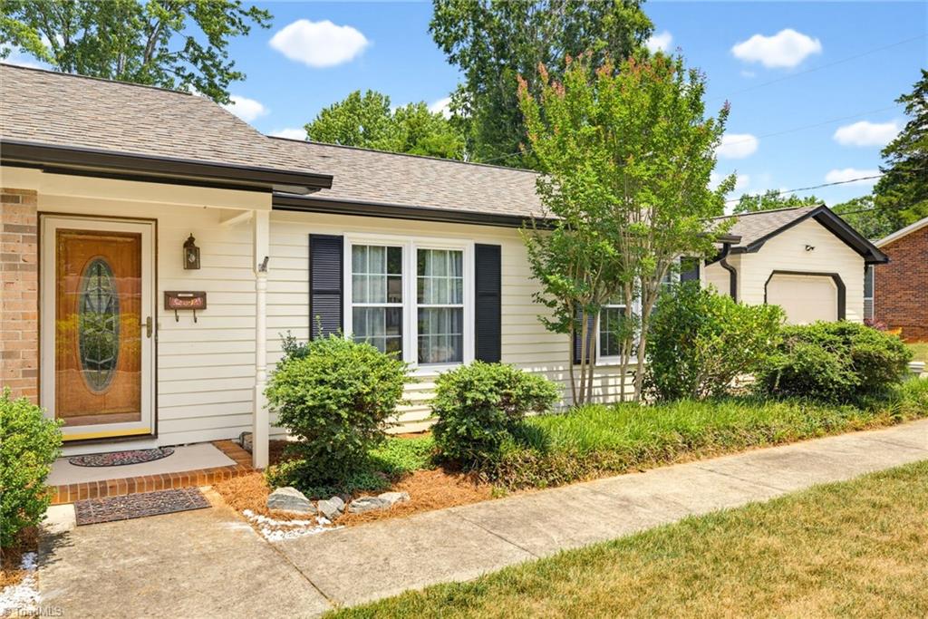 4811 Spilsby Lane Property Photo 4