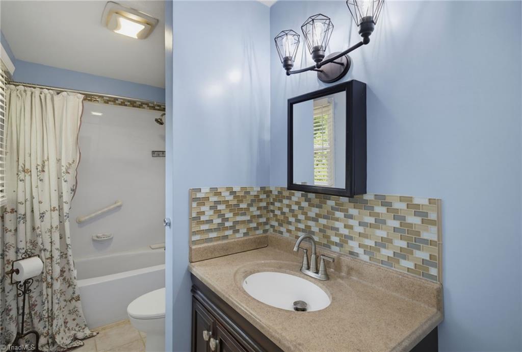 4811 Spilsby Lane Property Photo 19