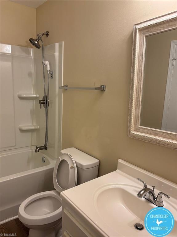 508 E Harden Street # G Property Photo 7