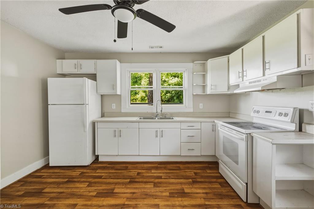 4956 Thom Road Property Photo 12