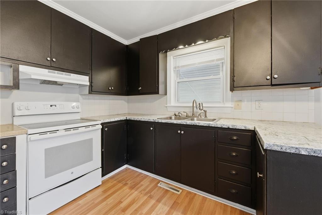 242 Neely Street Property Photo 7