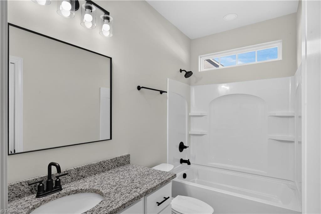 687 Deadmon Road Property Photo 8