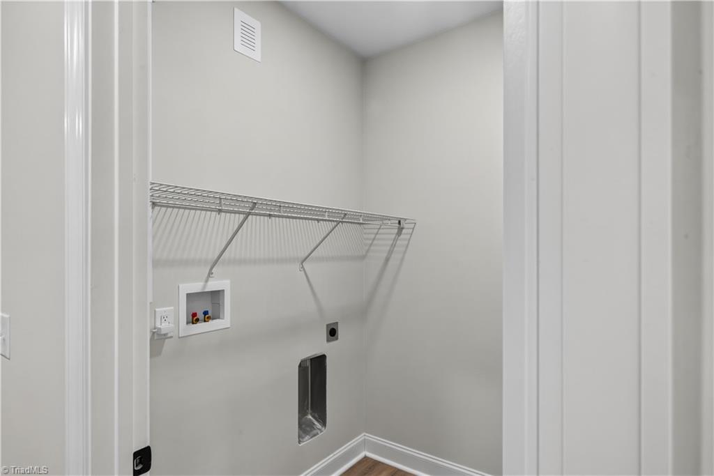 687 Deadmon Road Property Photo 17