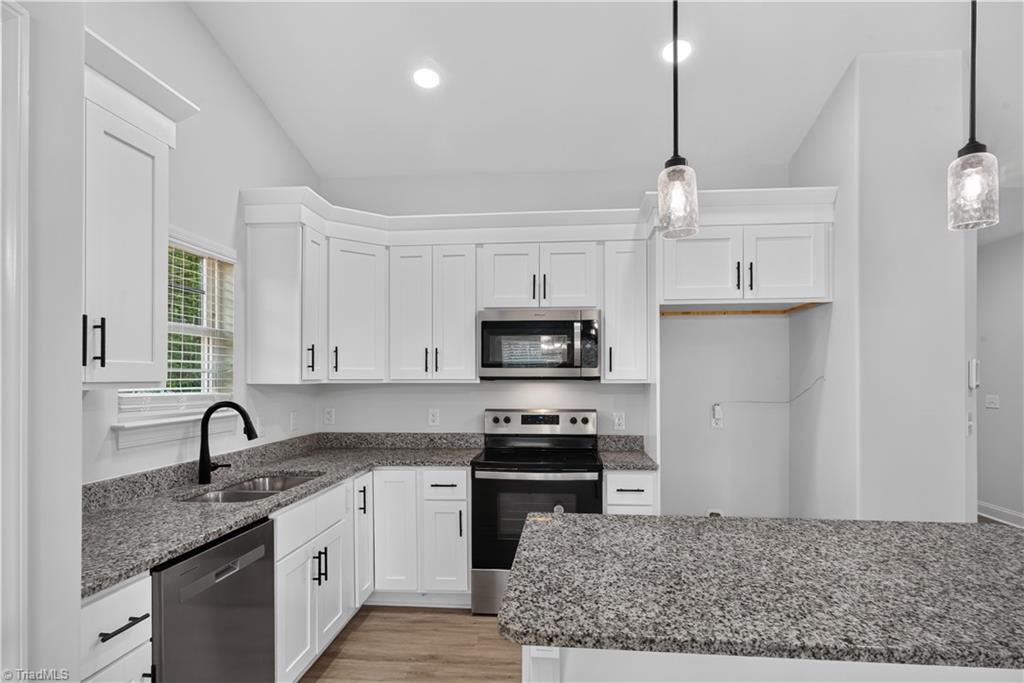 687 Deadmon Road Property Photo 19