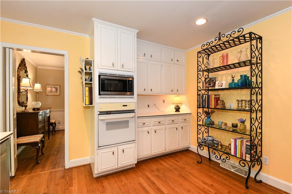 2310 Danbury Road Property Photo 4