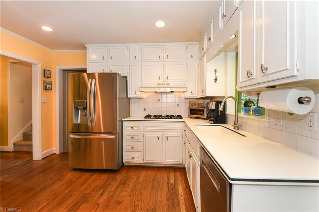 2310 Danbury Road Property Photo 5