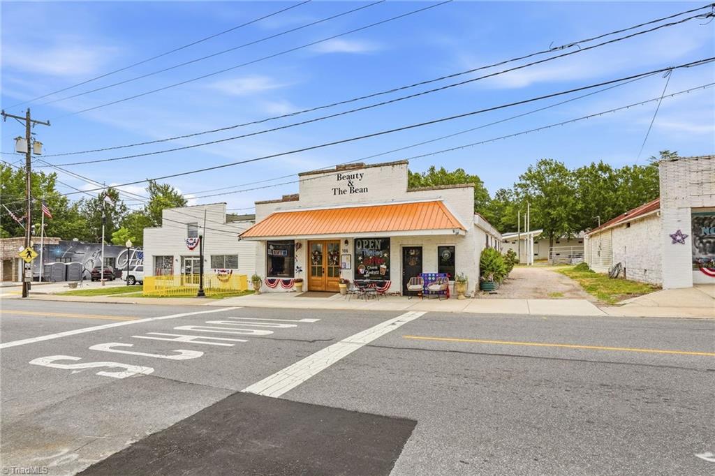 106 N Main Street Property Photo 4