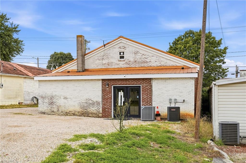 106 N Main Street Property Photo 41