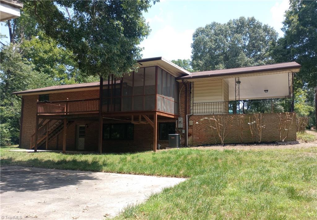 606 Willowmoore Avenue Property Photo 4