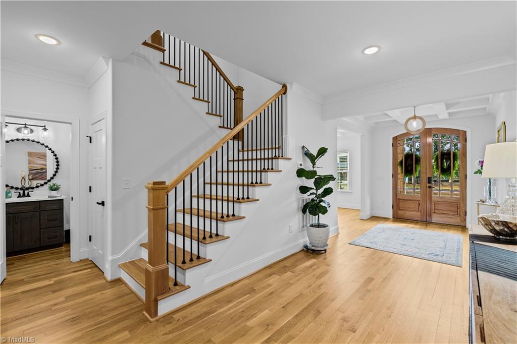 8198 Rob Roy Drive Property Photo 4