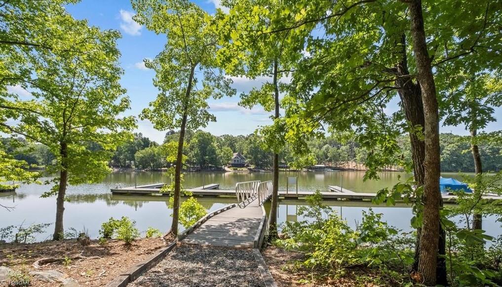 722 Emerald Bay Drive Property Photo 7