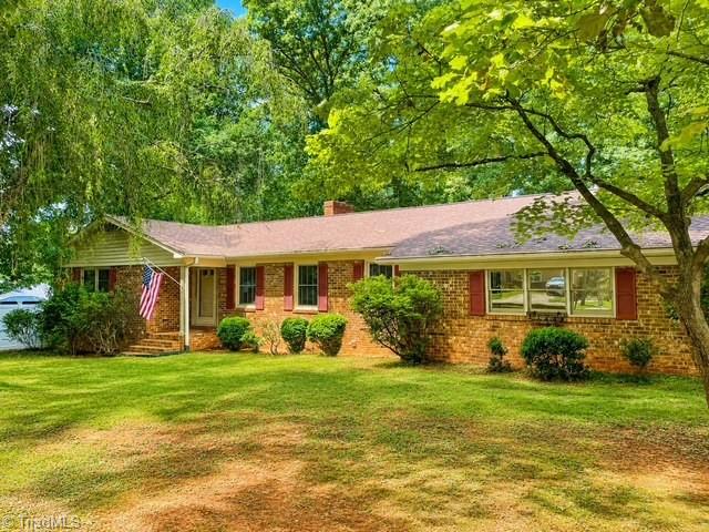 10 Woodcrest Drive Property Photo 1