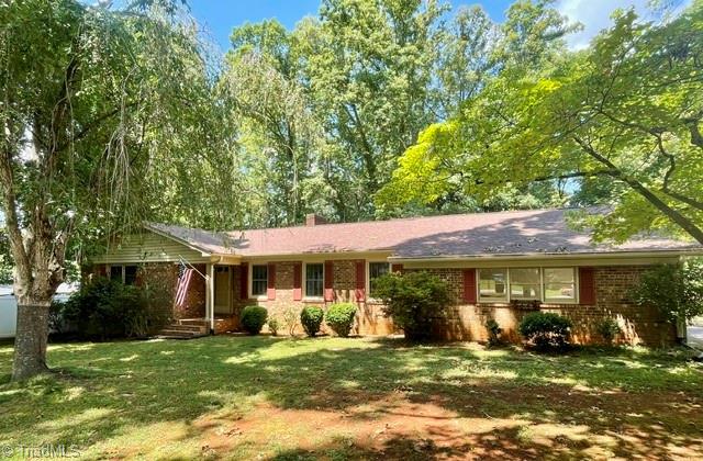 10 Woodcrest Drive Property Photo 2