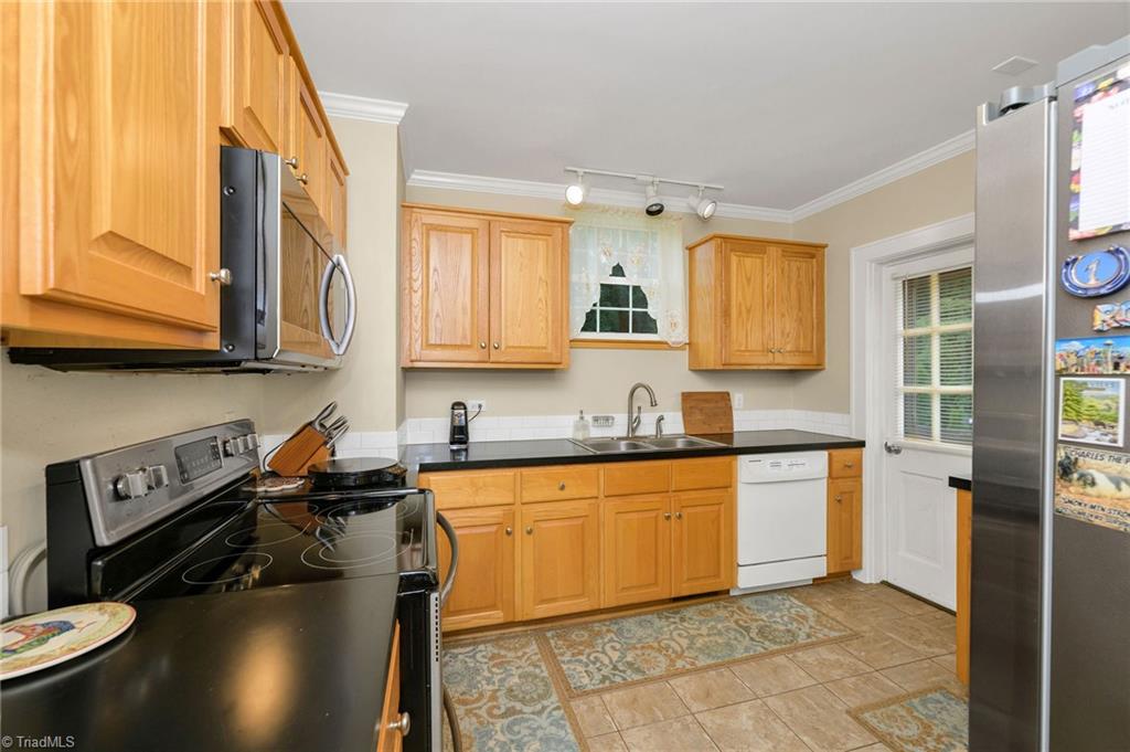 211 N Bridge Street Property Photo 1