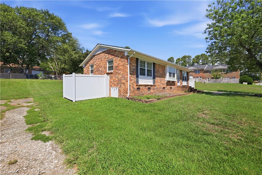2204 Four Seasons Boulevard Property Photo 7