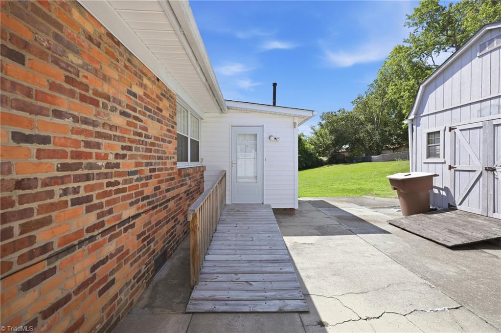 2204 Four Seasons Boulevard Property Photo 30
