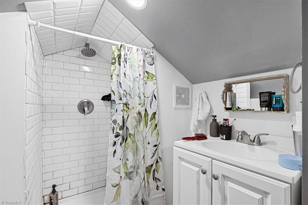 226 Friendly Avenue Property Photo 31