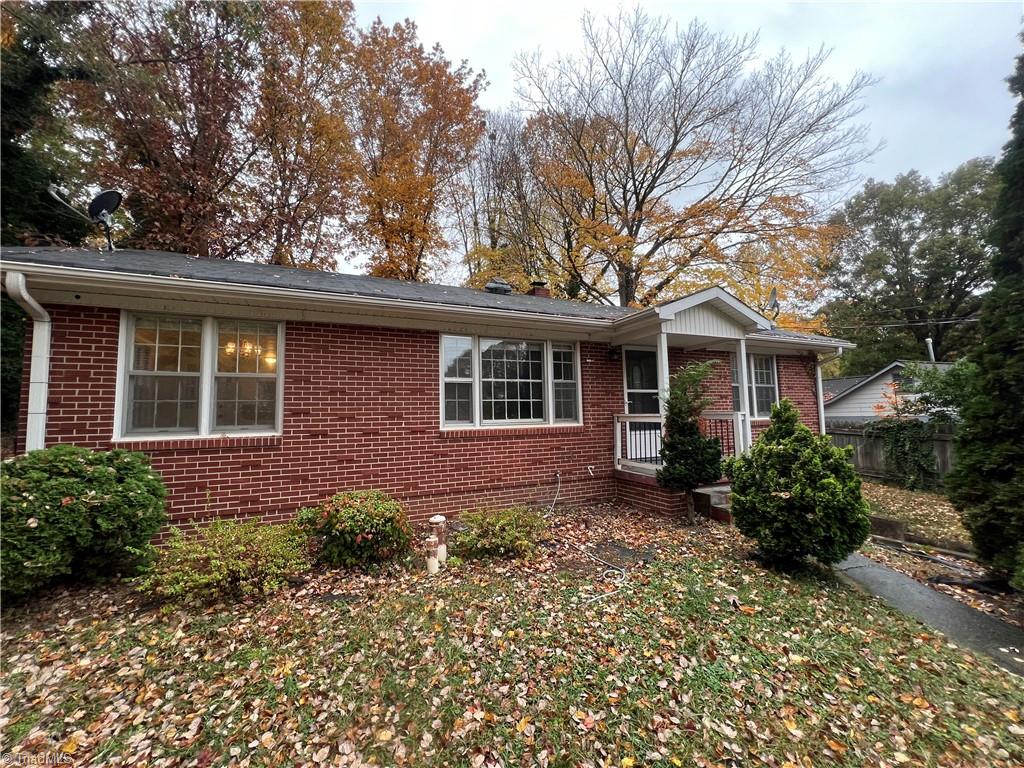 1184 Lamont Drive Property Photo 1