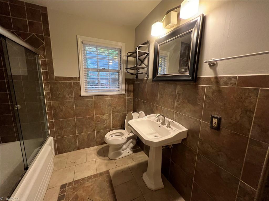 1184 Lamont Drive Property Photo 7