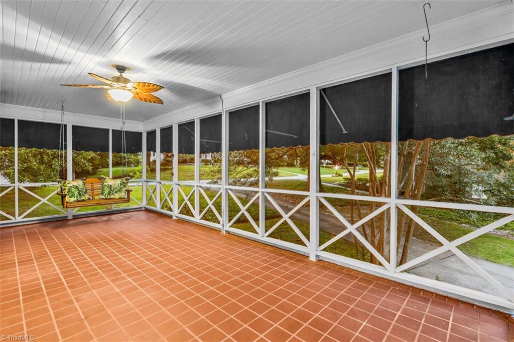 809 Hillcrest Drive Property Photo 3