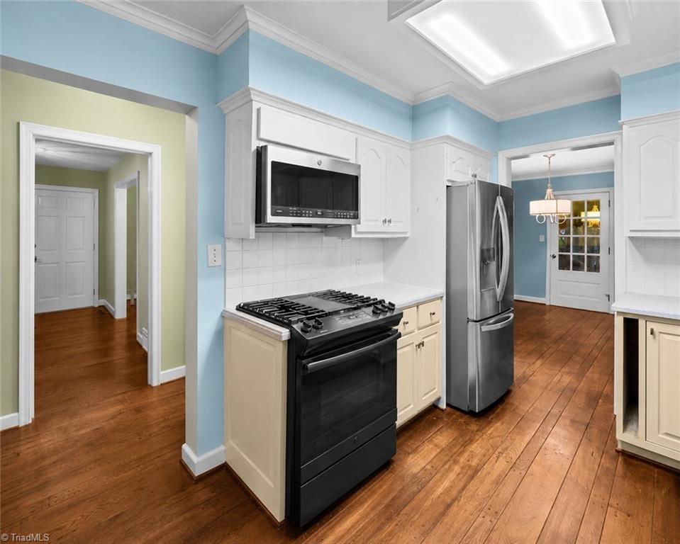 809 Hillcrest Drive Property Photo 15