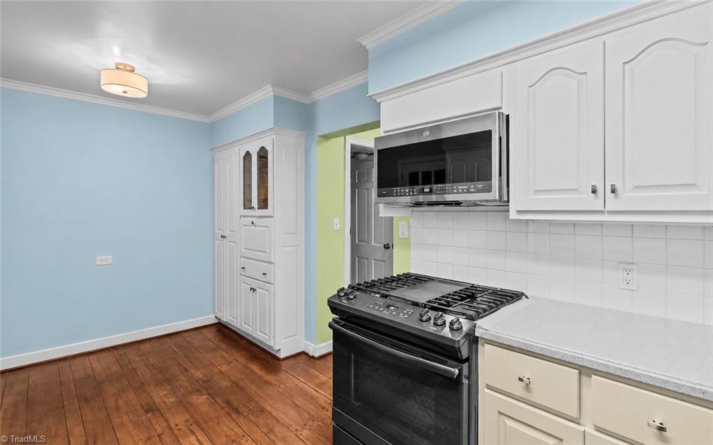 809 Hillcrest Drive Property Photo 16