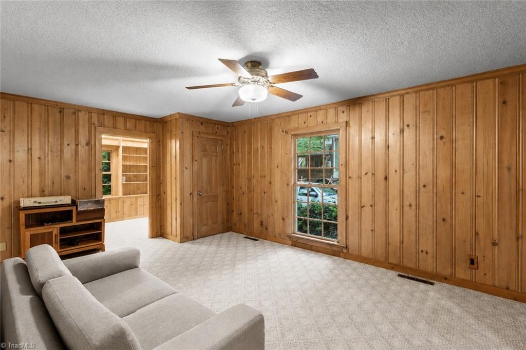 809 Hillcrest Drive Property Photo 19