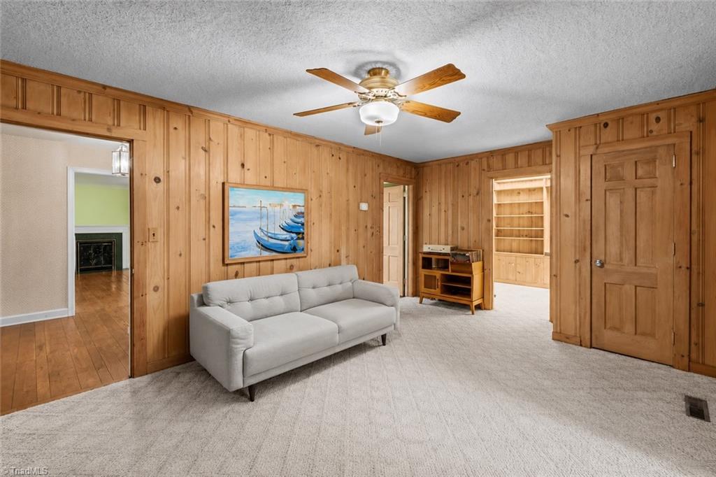 809 Hillcrest Drive Property Photo 20