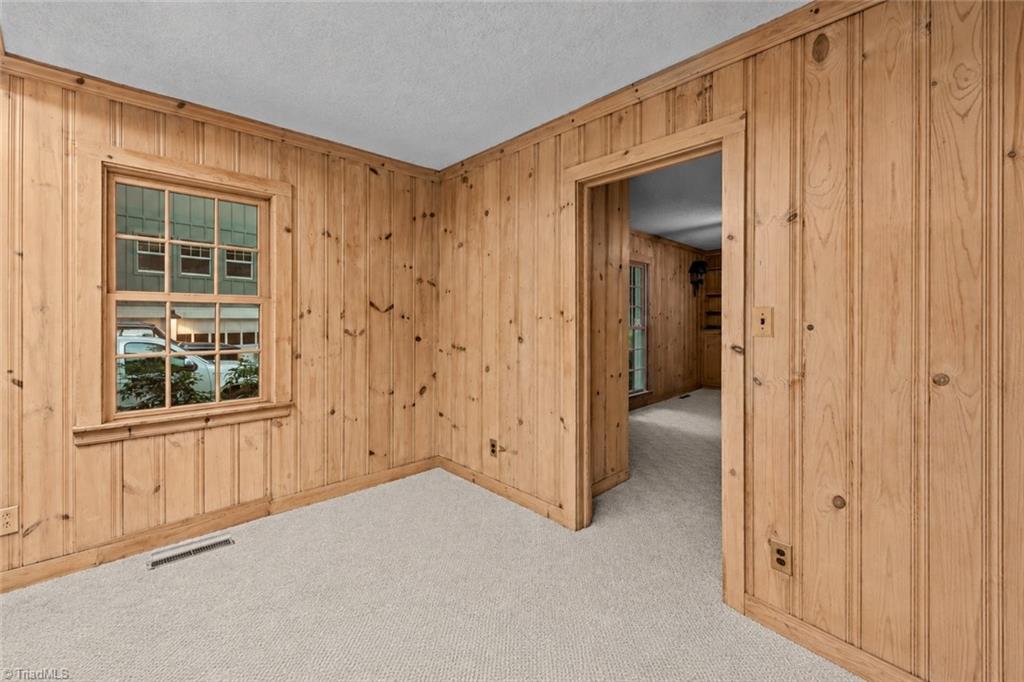 809 Hillcrest Drive Property Photo 23