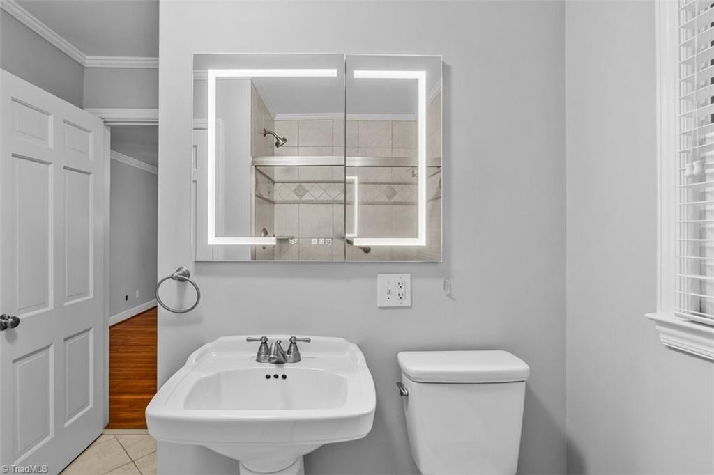 809 Hillcrest Drive Property Photo 28