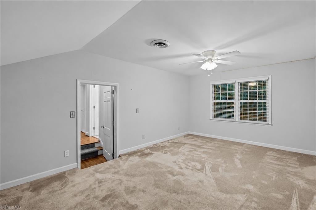 809 Hillcrest Drive Property Photo 32