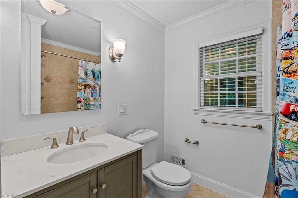 809 Hillcrest Drive Property Photo 33