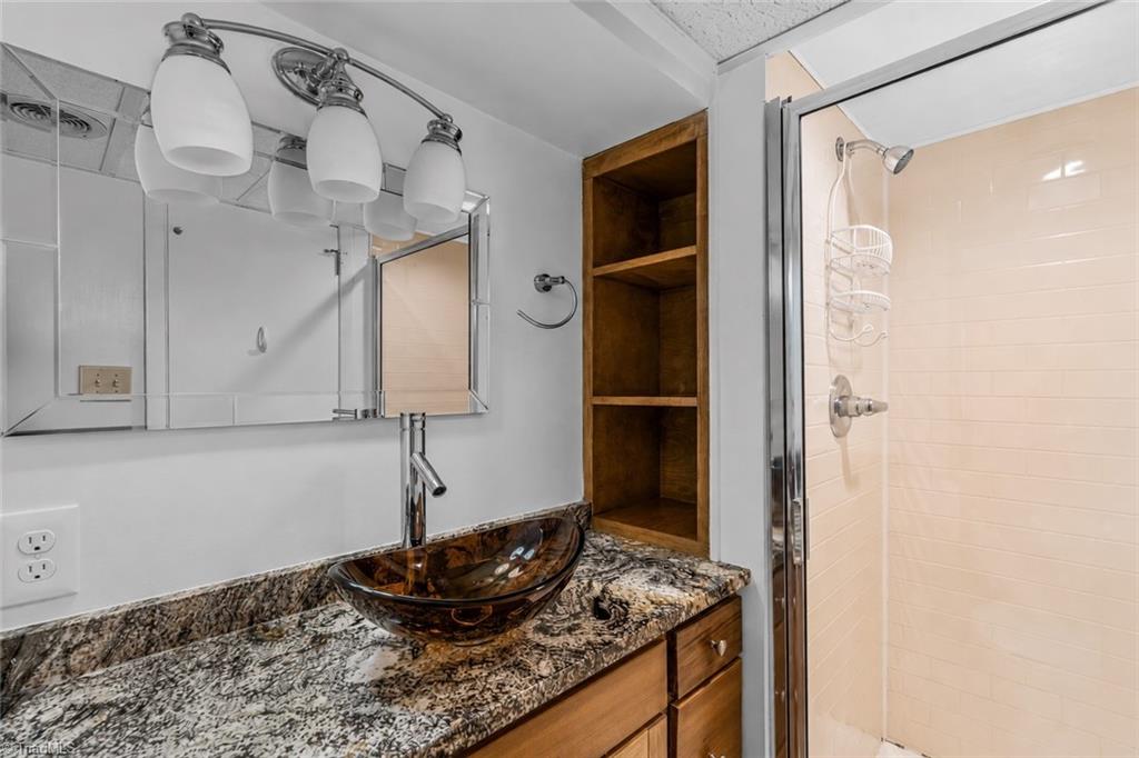 809 Hillcrest Drive Property Photo 45