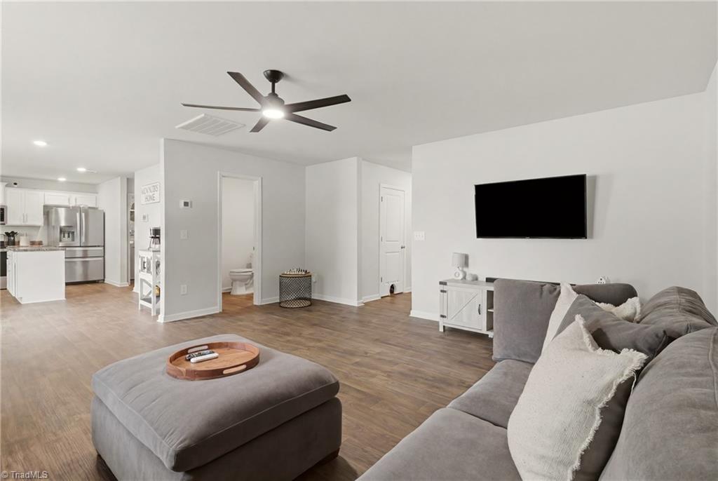 4011 Bobtail Court Property Photo 7
