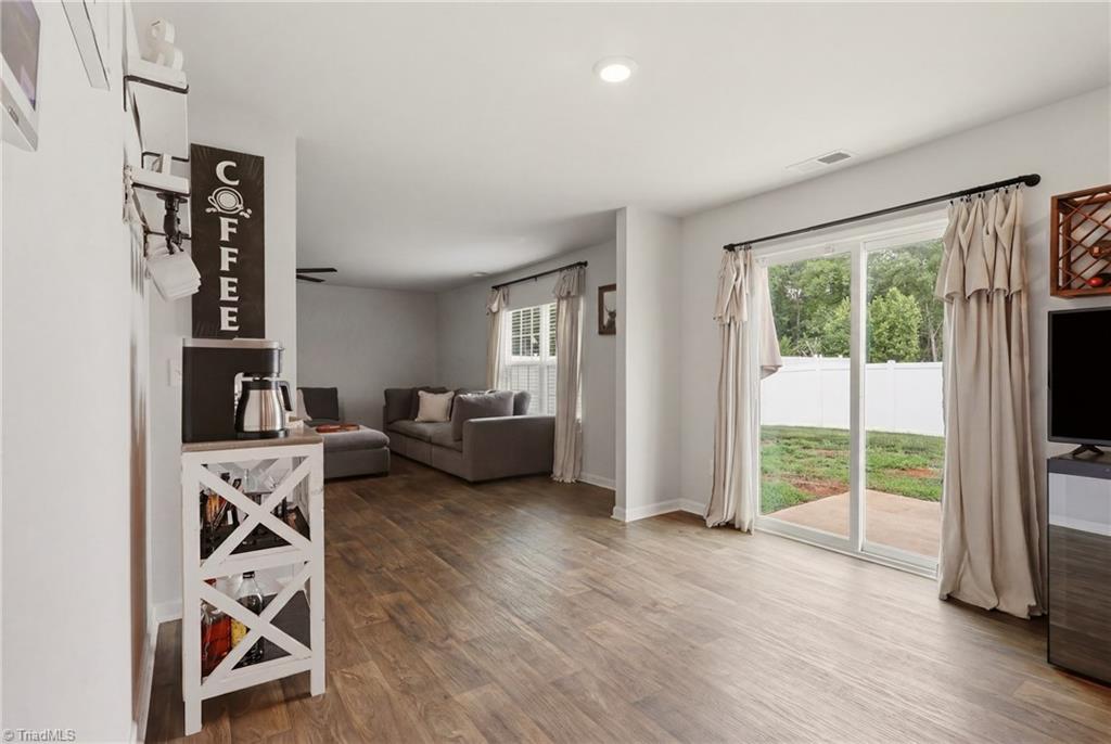 4011 Bobtail Court Property Photo 8