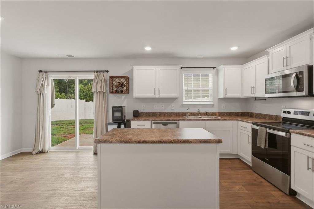 4011 Bobtail Court Property Photo 11