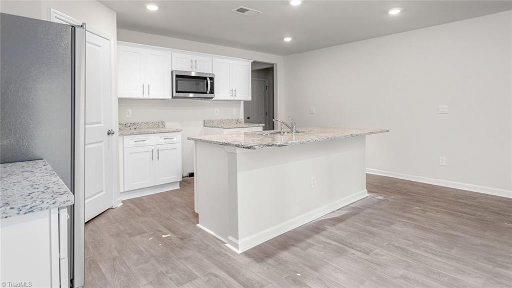 1015 Slingshot Drive Property Photo 6