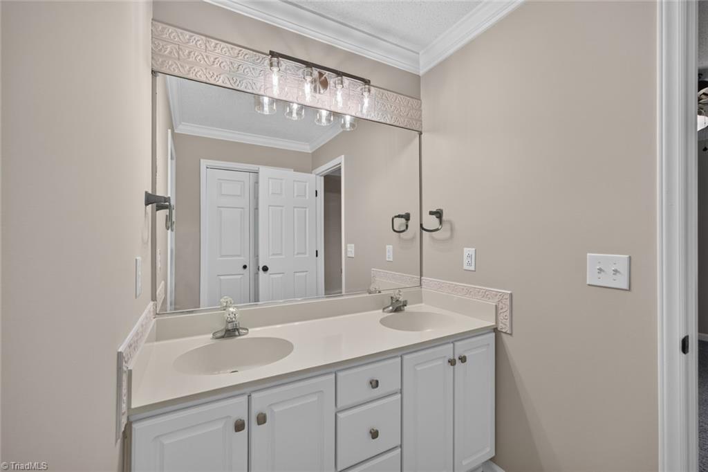 770 Somerset Drive Property Photo 33