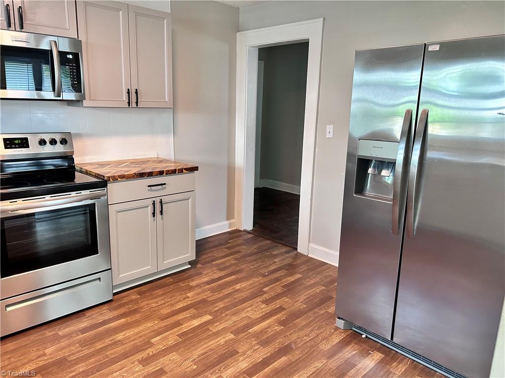 1209 Filbert Place Property Photo 5