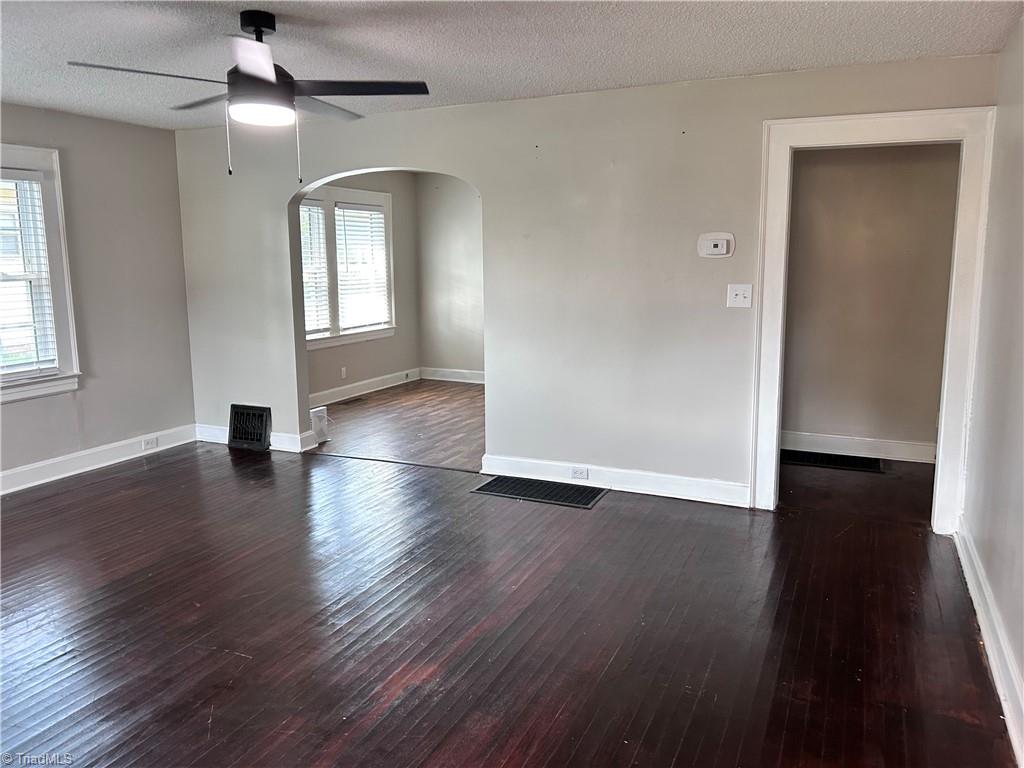 1209 Filbert Place Property Photo 9