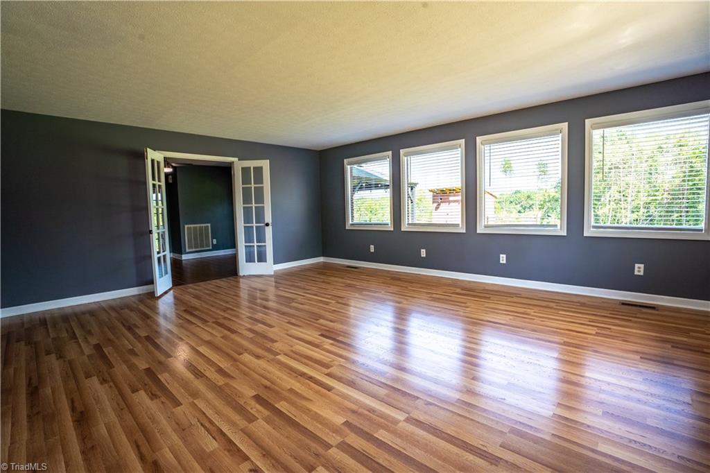 1437 Price Road Property Photo 8