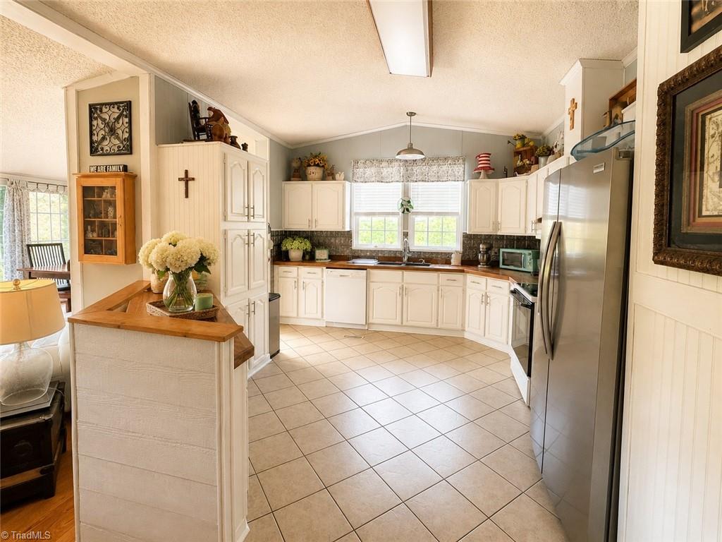 298 Rock Lane Drive Property Photo 6