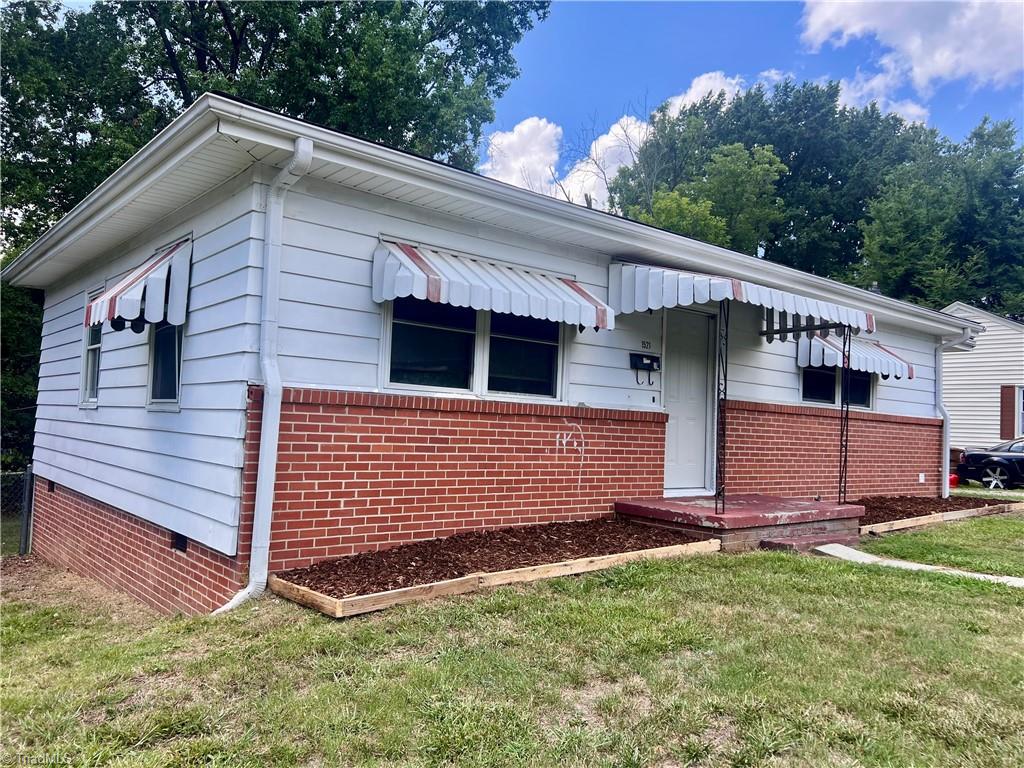1521 N Ohenry Boulevard Property Photo 2